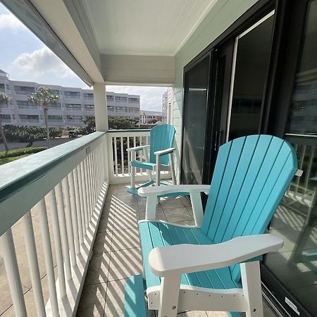 Sun Splashed Condo! Steps To Beach And 2 Pools Galveston Island Extérieur photo