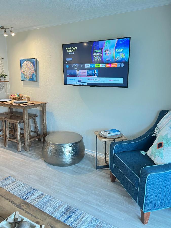 Sun Splashed Condo! Steps To Beach And 2 Pools Galveston Island Extérieur photo