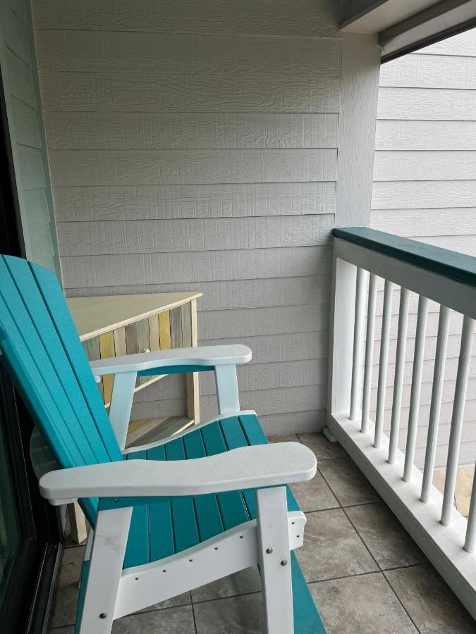 Sun Splashed Condo! Steps To Beach And 2 Pools Galveston Island Extérieur photo